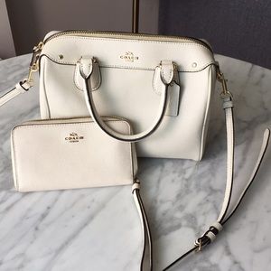 Coach purse and wallet set